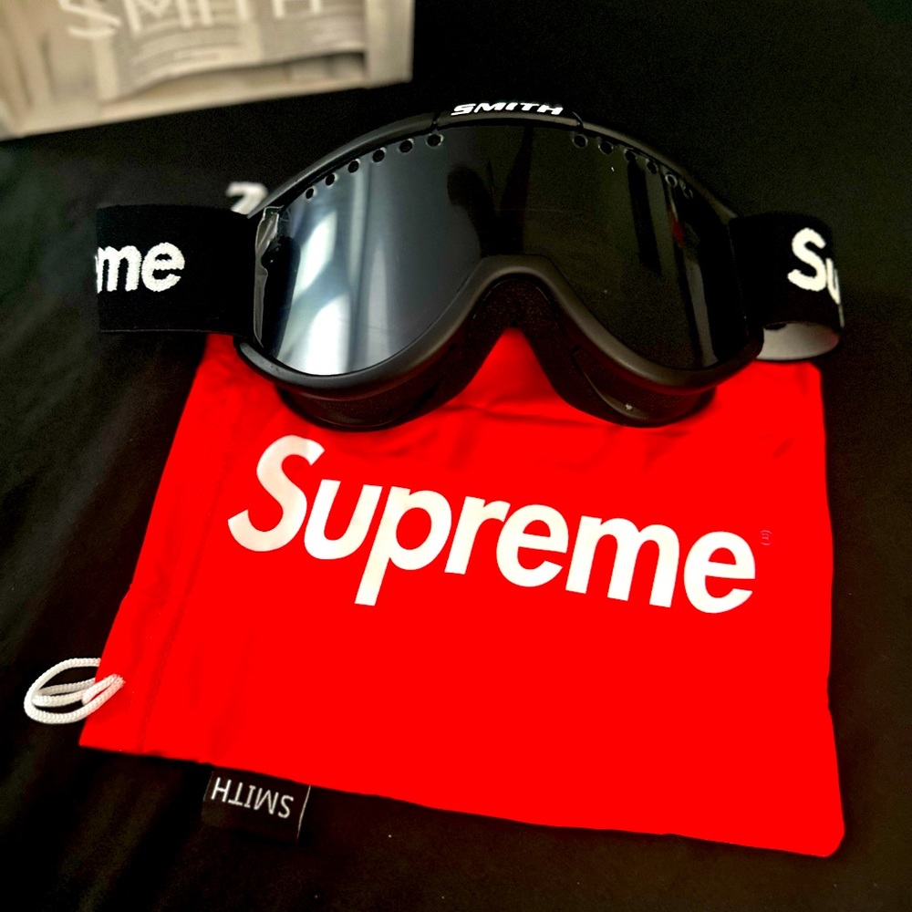 Supreme x Smith Cariboo OTG Ski Goggles
